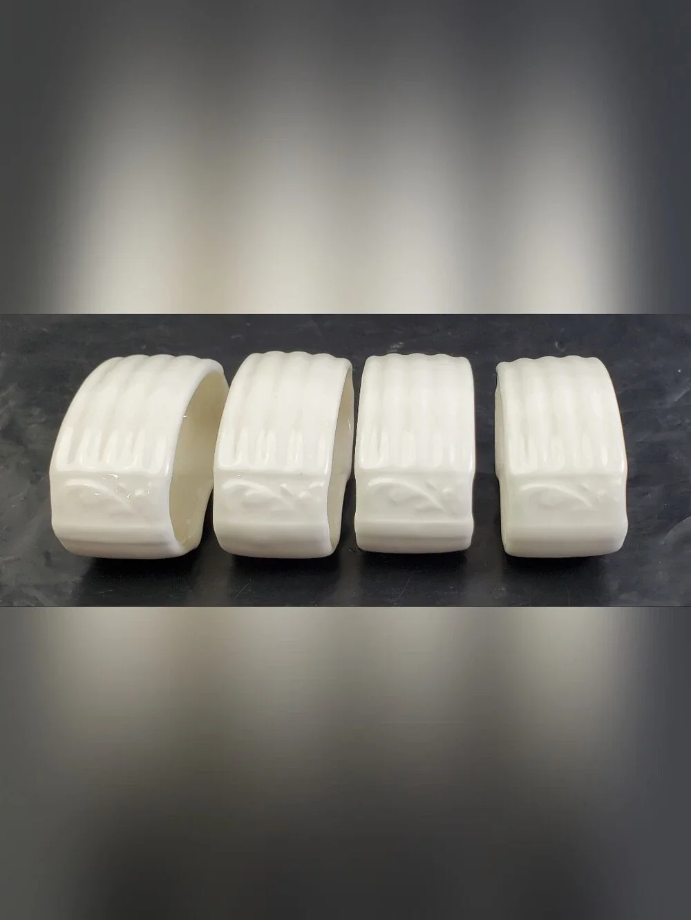 Mikasa Italian Countryside Napkin Rings w/ Box - DD900 / 466 - Set of 4 - GUC